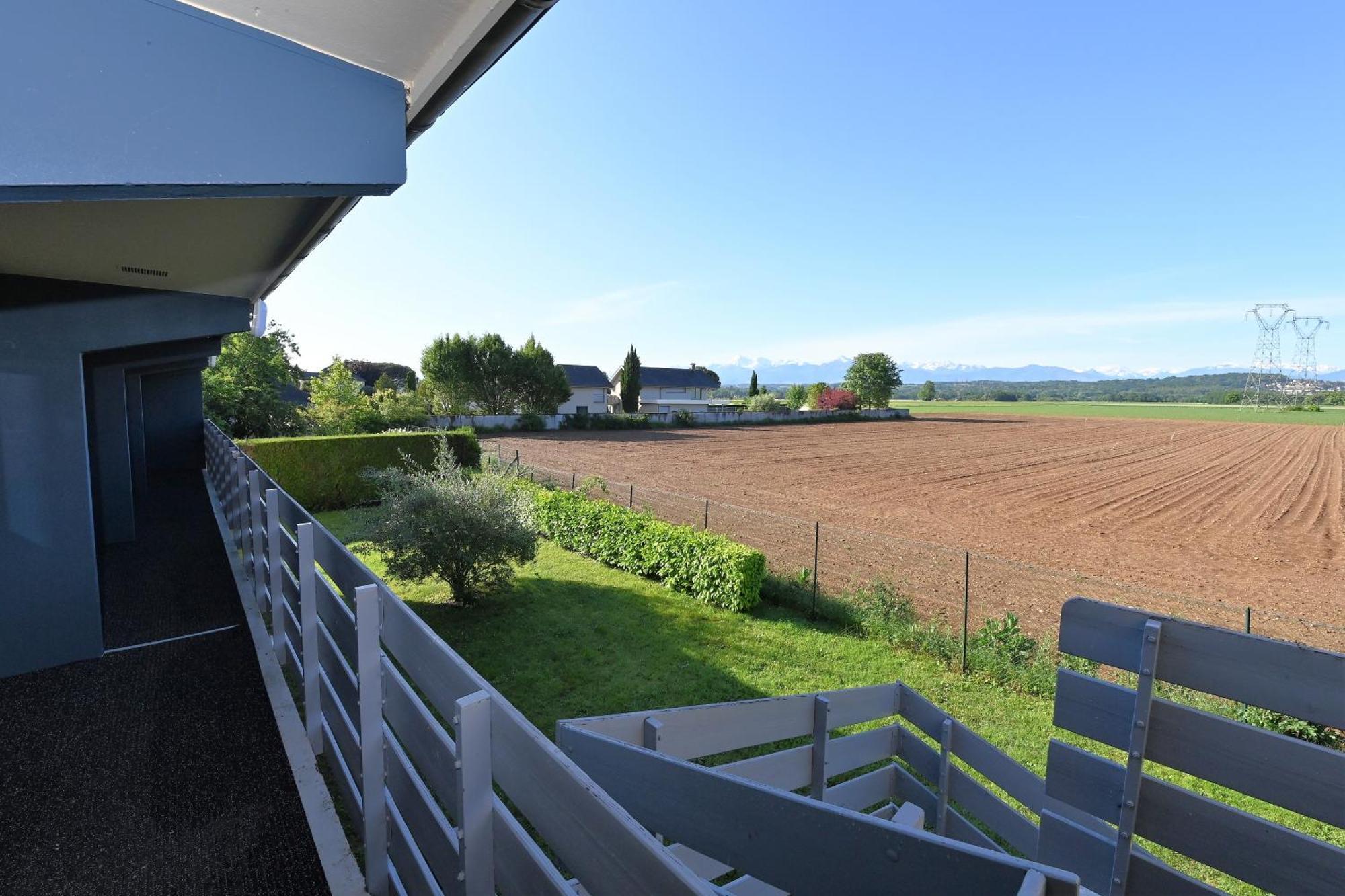 Kyriad Tarbes Hotel 2*