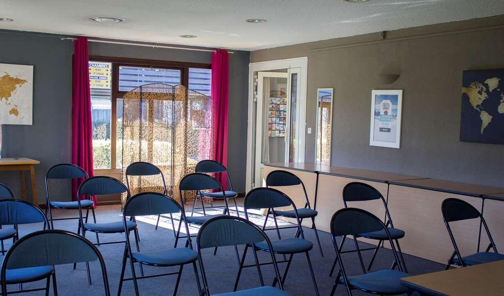 Hotel Kyriad Tarbes 2*