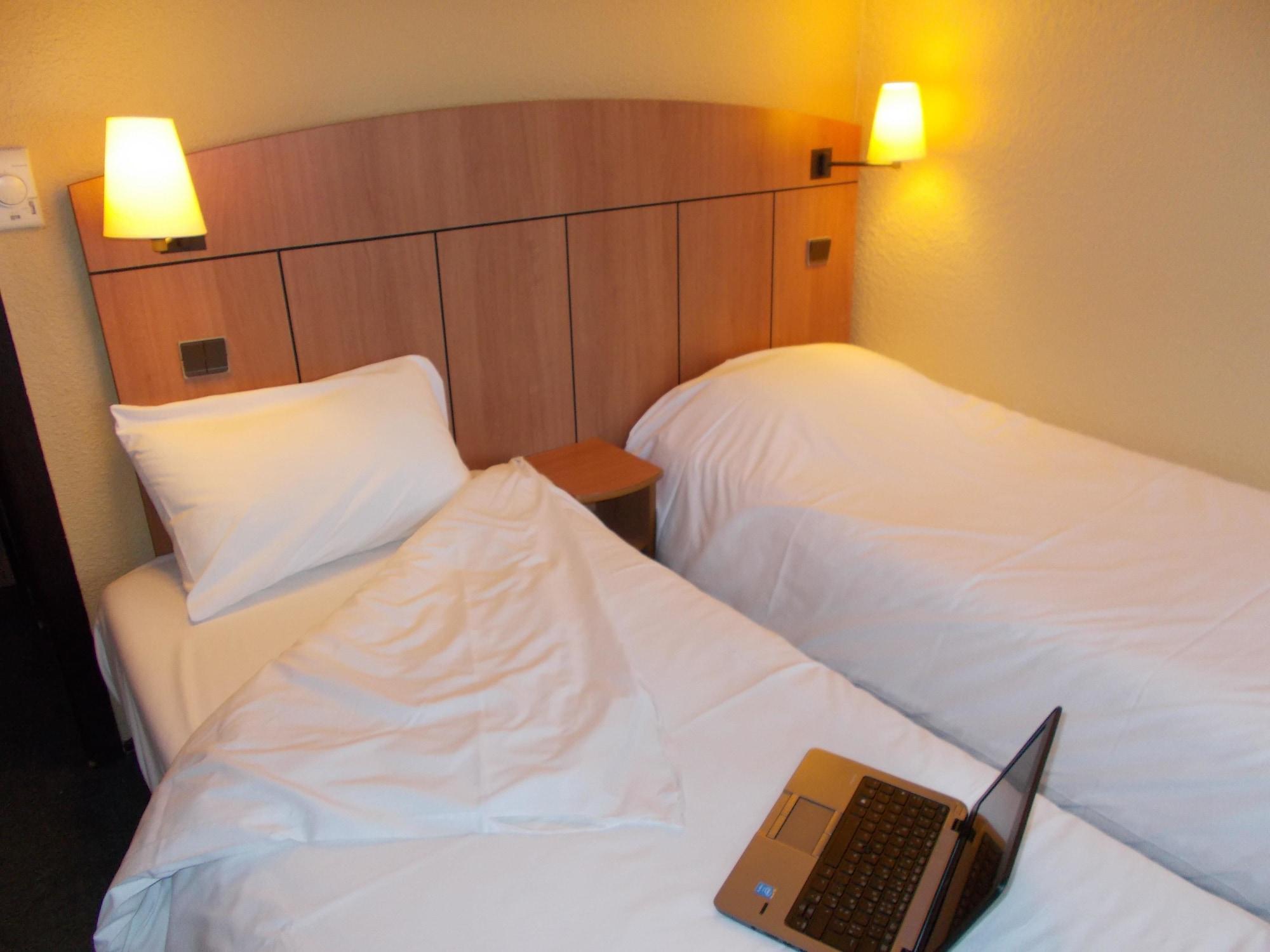 Kyriad Tarbes Hotel